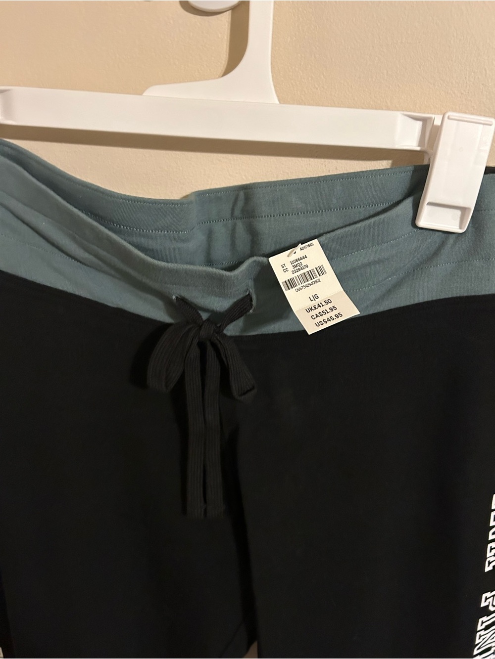 PINK Victoria's Secret Black Jogger Pants - Picture 3 of 3